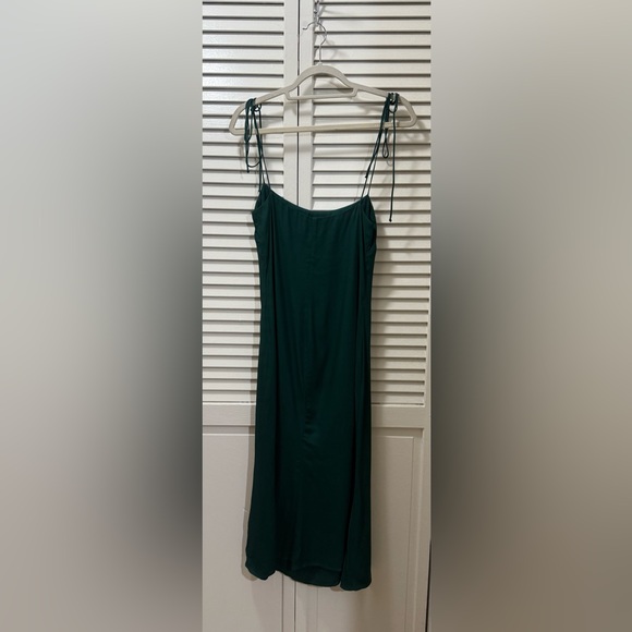 Reformation Finley Strap Shoulders Midi Dress in Forest Green - Picture 4 of 6